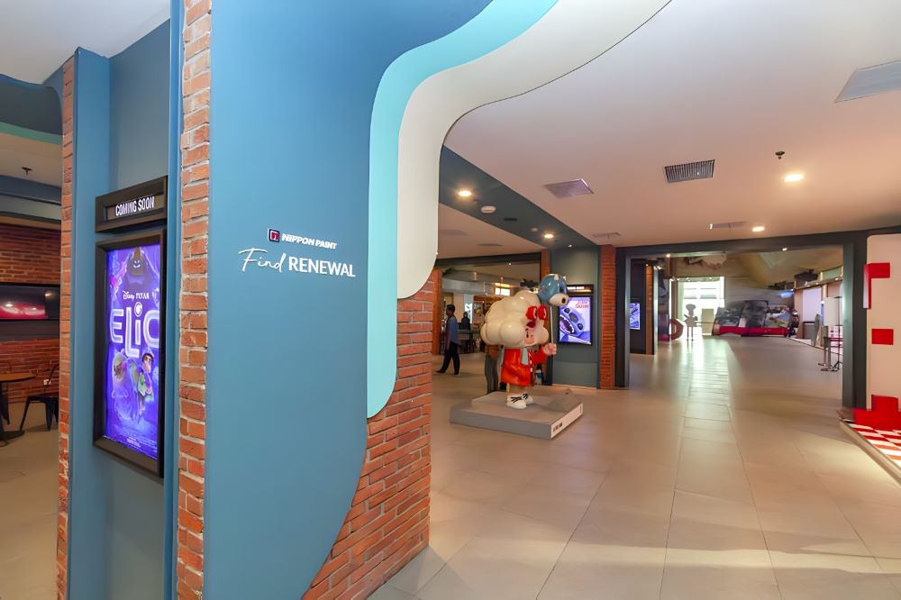 CGV Grand Indonesia bekerja sama dengan Nippon Paint hadirkan transformasi visual yang lebih berwarna di area luar teater