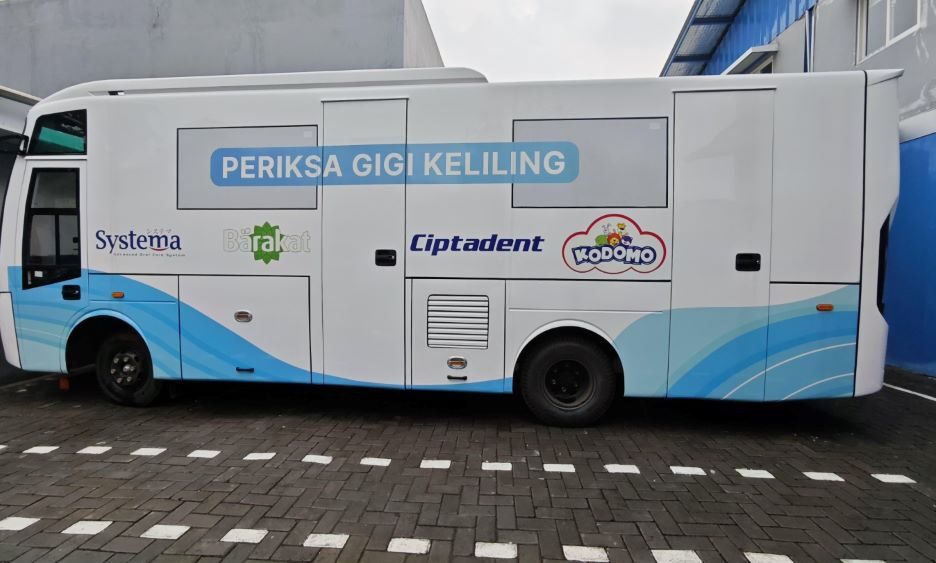 Bus Periksa Gigi Keliling sebagai bagian dari komitmen dan misi sosial dalam meningkatkan kesadaran masyarakat akan pentingnya menjaga kesehatan gigi dan mulut
