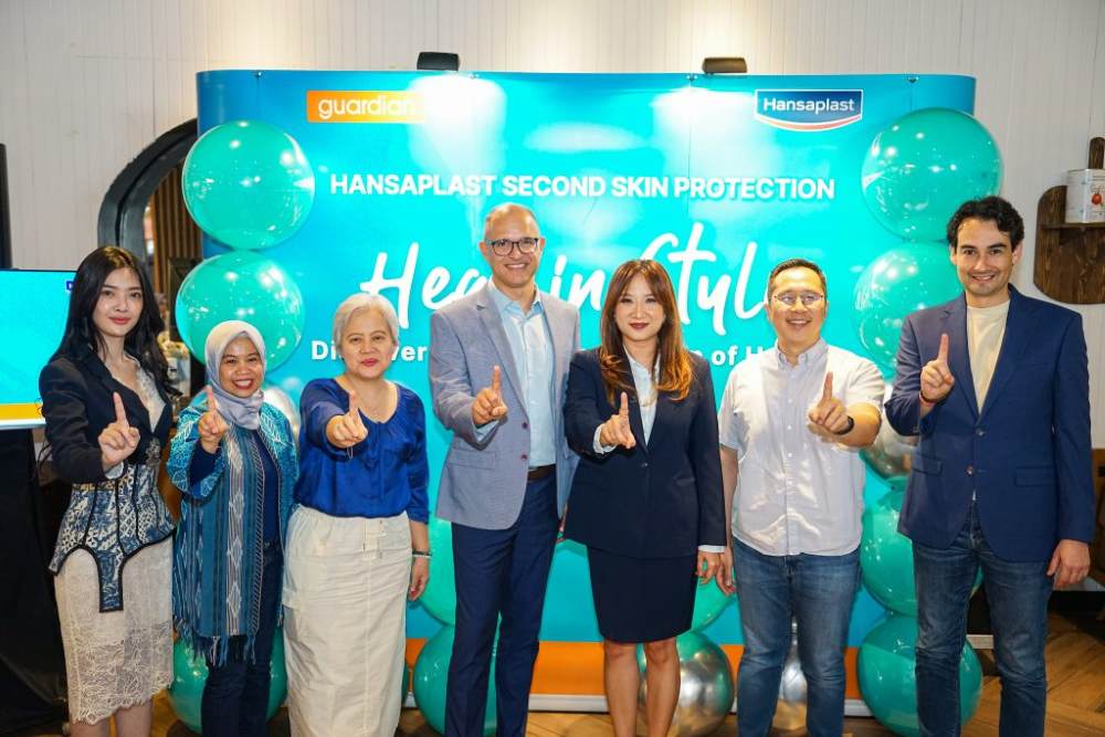 Hansaplast memperkenalkan produk terbaru mereka, Second Skin Protection, di Indonesia