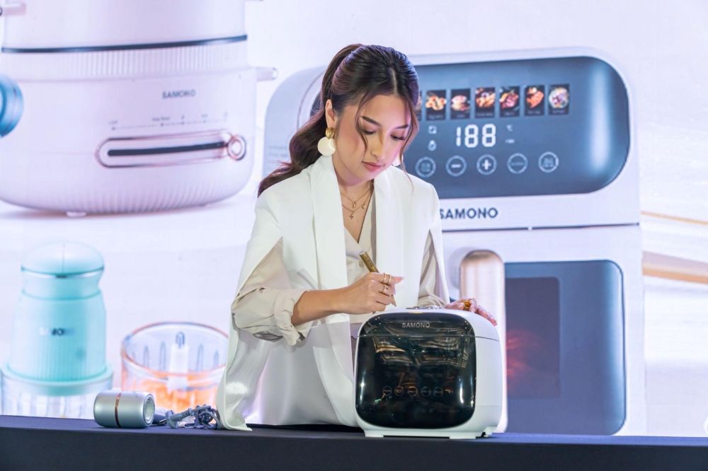 Jennifer Coppen, brand ambassador Samono