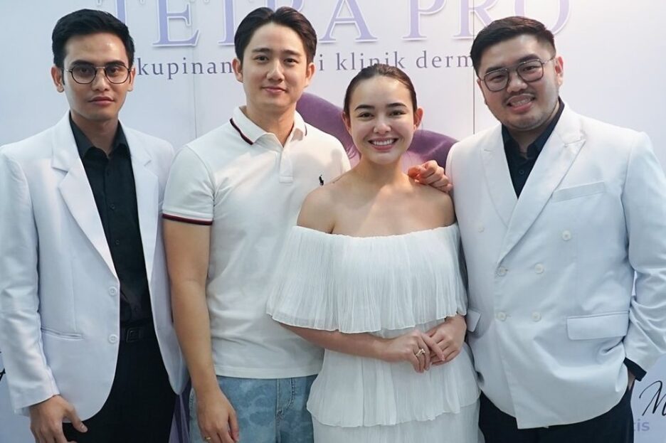 Pasangan selebritas Amanda Manopo dan Kenny Austin menjadi dua orang pertama yang berkesempatan mencoba Tetra Pro di Klinik Dermapro Jakarta