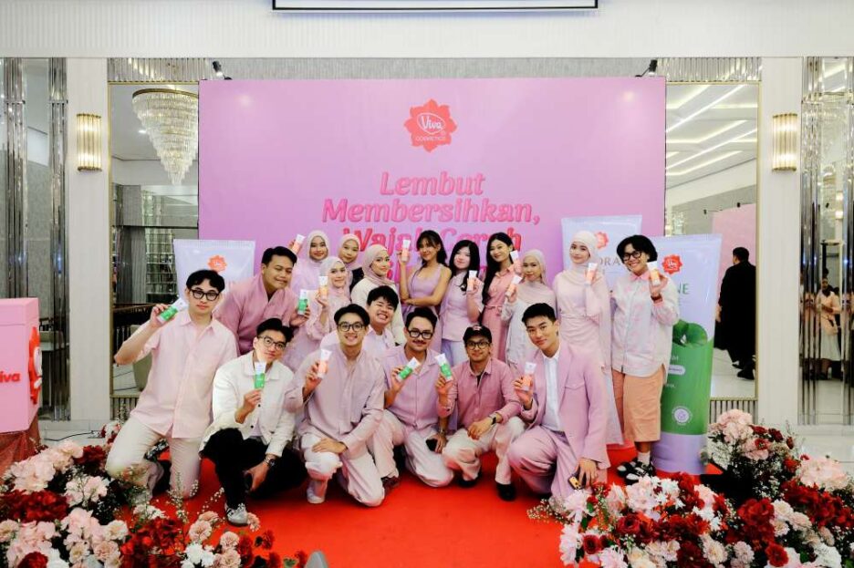 Grand Launching Viva Bright Facial Foam