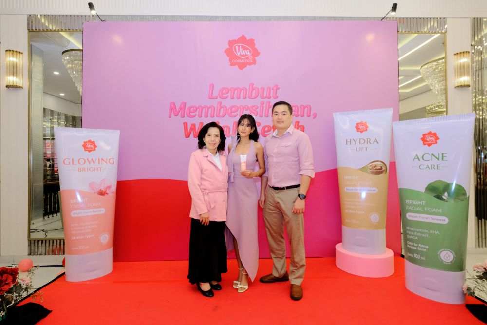 Viva Cosmetics bersama Shenina Cinamon