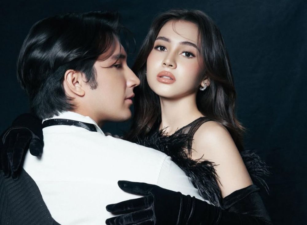 Sandrinna Michelle dan Junior Roberts