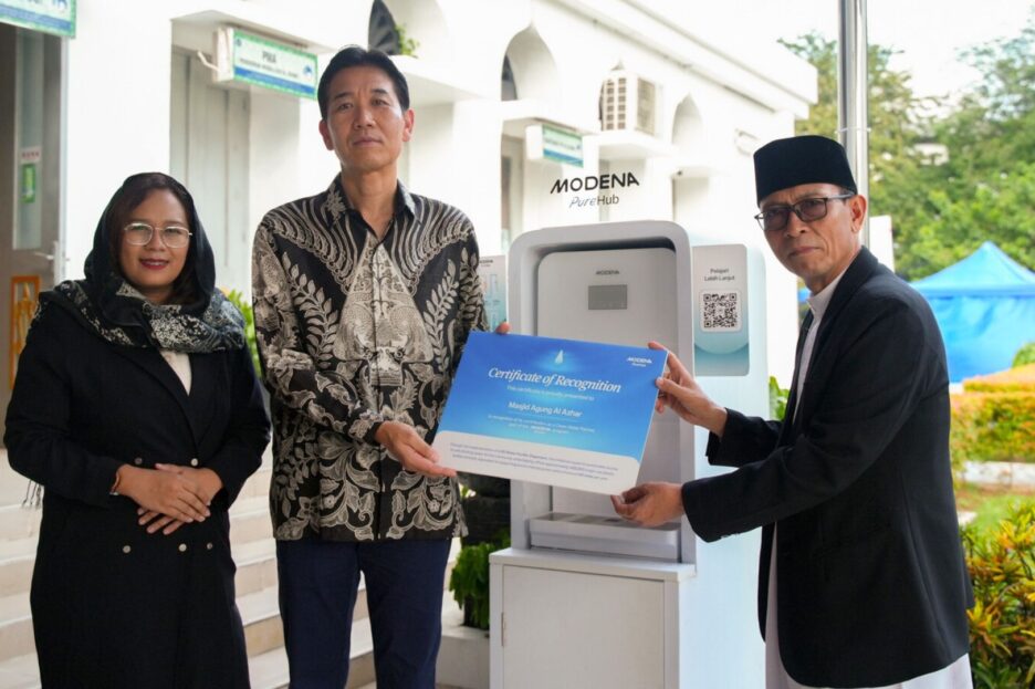 MODENA memperluas inisiatif MODENA Pure Hub dengan meresmikan empat titik air minum gratis di Masjid Agung Al Azhar, Kebayoran Baru. 