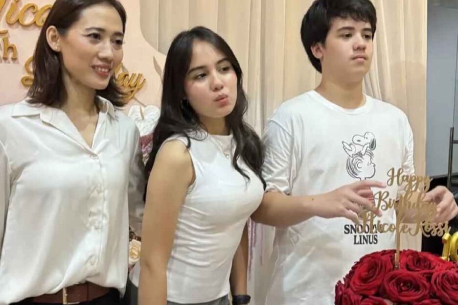 Nicole Rossi merayakan ulang tahun ke-16