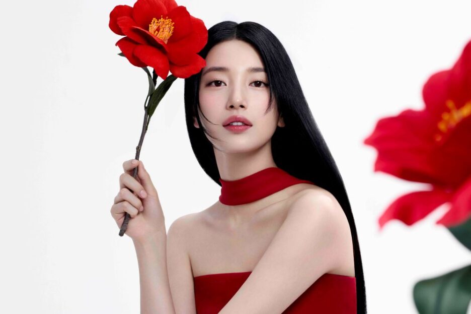 Melengkapi peluncuran varian Dandruff Care & Repair, TSUBAKI Indonesia turut memperkenalkan Bae Suzy sebagai brand ambassador terbaru