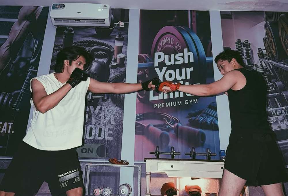 Raden Rakha dan Agoye Mahendra