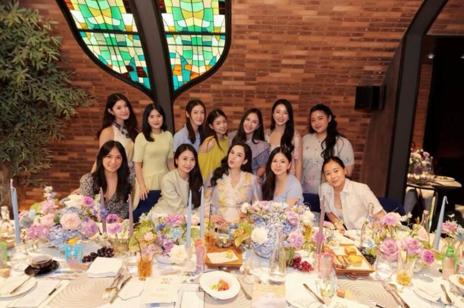 Chelsea Islan terlihat menawan dalam acara baby shower menyambut calon buah hatinya