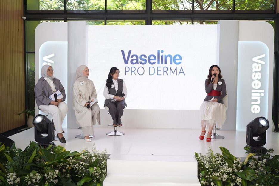 Vaseline meluncurkan rangkaian varian Vaseline Pro Derma yang dikembangkan bersama 300 skin experts dari berbagai belahan dunia.