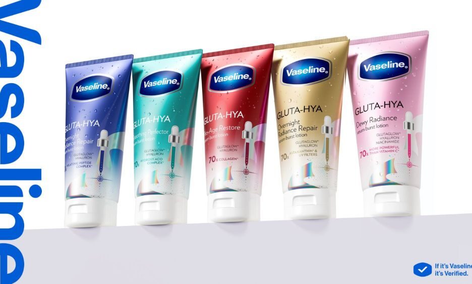 Vaseline ternyata sudah lama menjadi bagian yang tak terpisahkan dari keseharian Jennie dalam merawat diri.