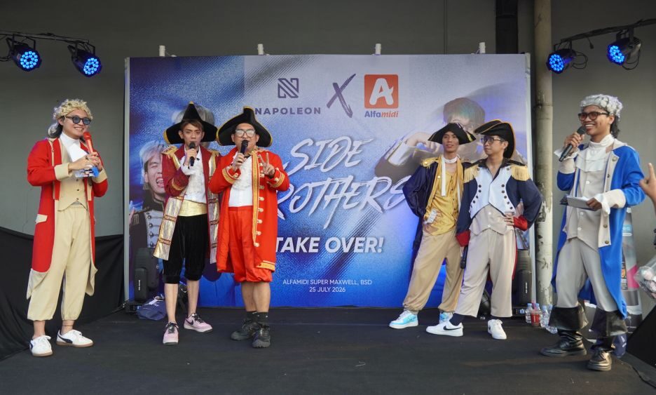 Napoleon For Men menghadirkan campaign "From Screen to Store! Side Brothers Takes Over Alfamidi"