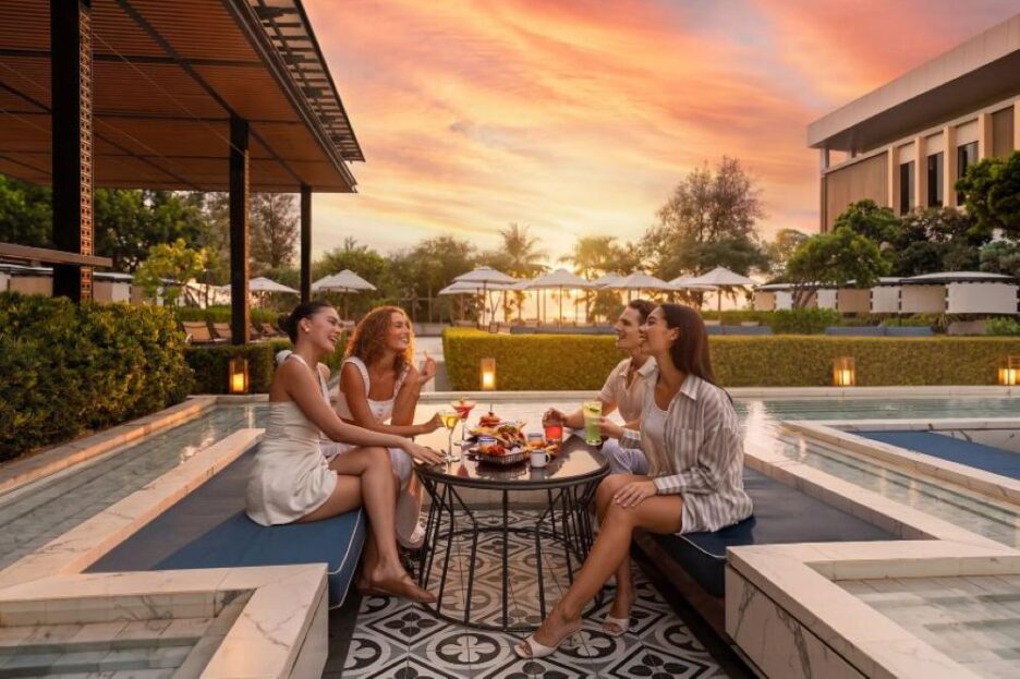 Four Points by Sheraton Phuket Patong Beach Resort menawarkan akses mudah menuju berbagai daya tarik Phuket