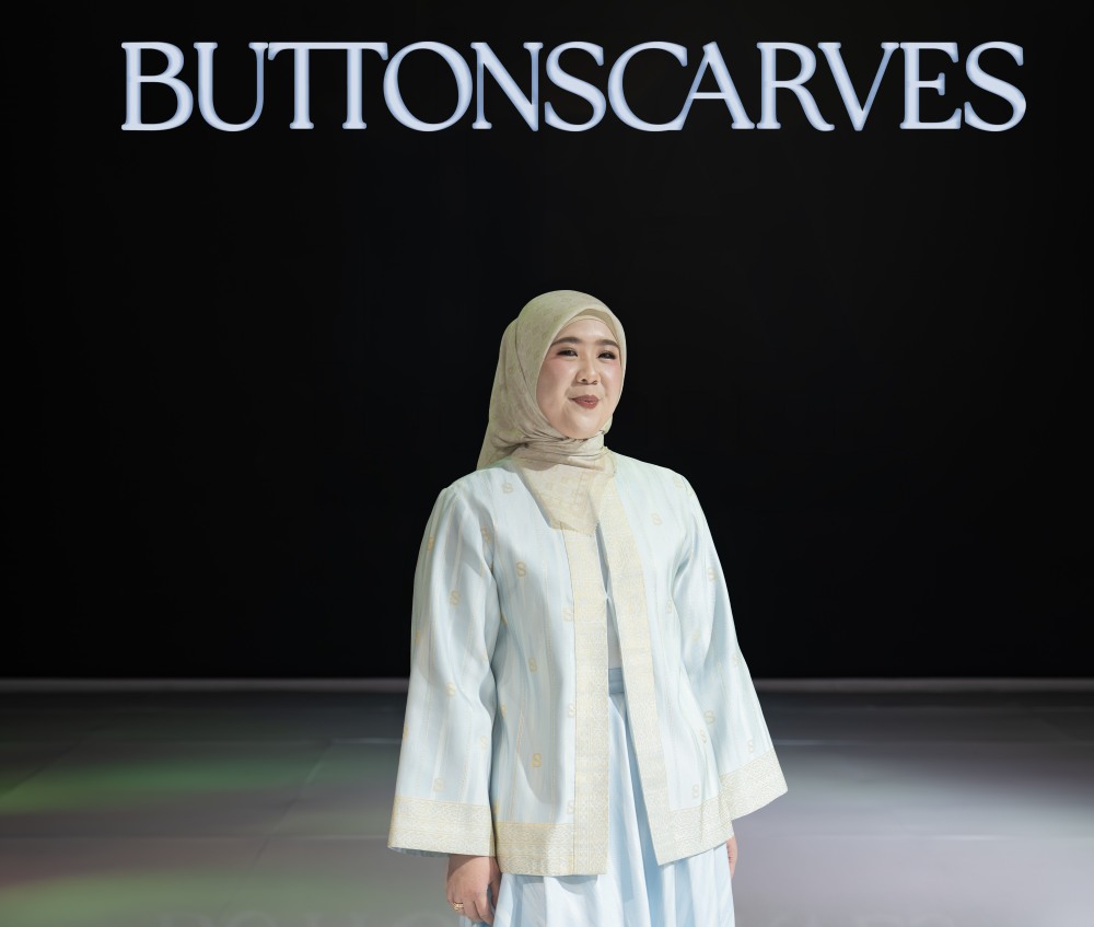 Buttonscarves resmi mengumumkan penunjukan Mifthahul Jannah sebagai Creative Director yang baru.